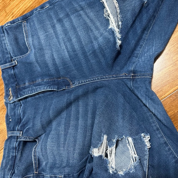 SOLD *.  American Eagle size 14 jeans - Picture 4 of 4